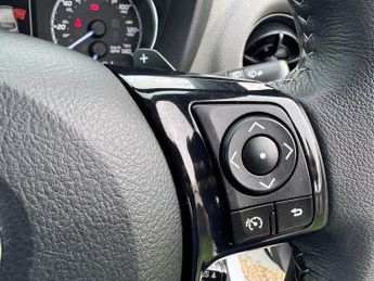 Toyota Yaris 1.5 VVT-i Icon Tech CVT Euro 6 5dr