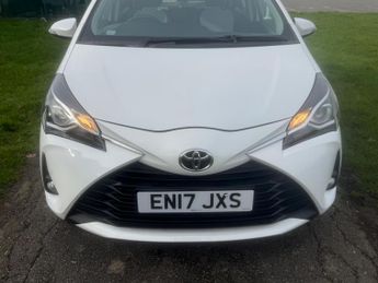 Toyota Yaris 1.5 VVT-i Icon Tech CVT Euro 6 5dr