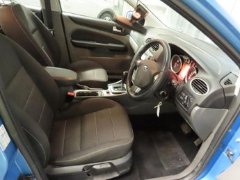 Ford Focus 1.6 Sport Auto 5dr