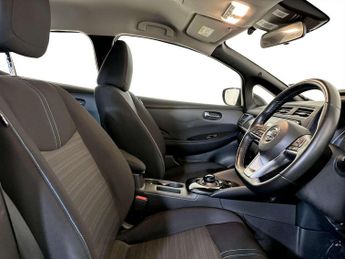Nissan Leaf 40kWh Acenta Hatchback 5dr Electric Auto (150 ps)