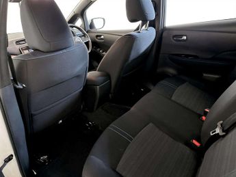 Nissan Leaf 40kWh Acenta Hatchback 5dr Electric Auto (150 ps)