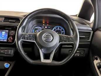 Nissan Leaf 40kWh Acenta Hatchback 5dr Electric Auto (150 ps)