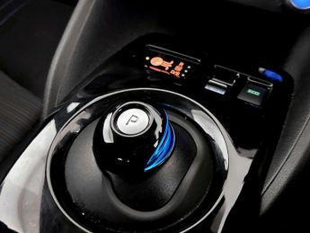 Nissan Leaf 40kWh Acenta Hatchback 5dr Electric Auto (150 ps)