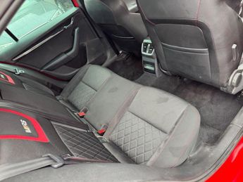 Skoda Octavia 2.0 TDI vRS DSG 4WD Euro 6 (s/s) 5dr