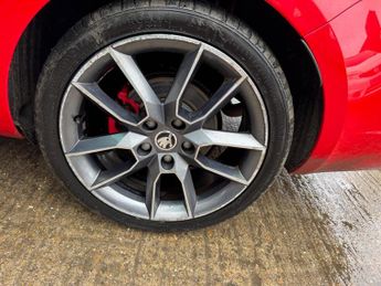 Skoda Octavia 2.0 TDI vRS DSG 4WD Euro 6 (s/s) 5dr