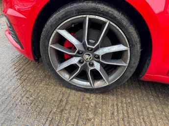 Skoda Octavia 2.0 TDI vRS DSG 4WD Euro 6 (s/s) 5dr