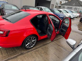 Skoda Octavia 2.0 TDI vRS DSG 4WD Euro 6 (s/s) 5dr