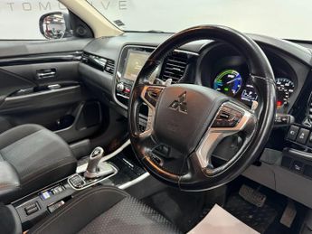 Mitsubishi Outlander 2.4h TwinMotor 13.8kWh Design CVT 4WD Euro 6 (s/s) 5dr