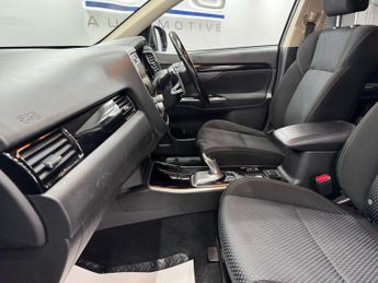 Mitsubishi Outlander 2.4h TwinMotor 13.8kWh Design CVT 4WD Euro 6 (s/s) 5dr