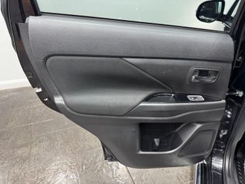 Mitsubishi Outlander 2.4h TwinMotor 13.8kWh Design CVT 4WD Euro 6 (s/s) 5dr