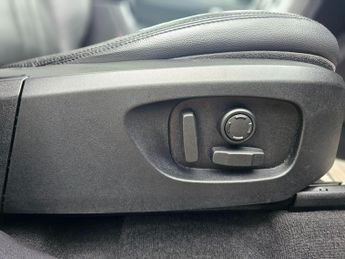 Land Rover Discovery Sport 2.0 TD4 HSE Black Auto 4WD Euro 6 (s/s) 5dr