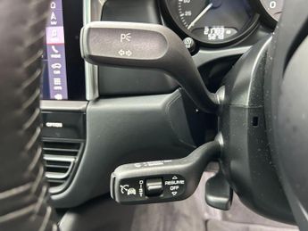 Porsche Macan 2.0T PDK 4WD Euro 6 (s/s) 5dr