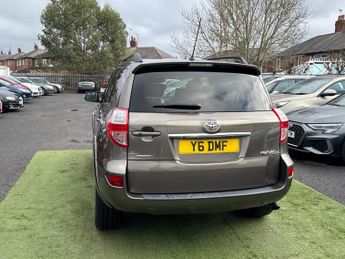 Toyota RAV4 2.2 D-CAT SR Auto 4WD Euro 5 5dr