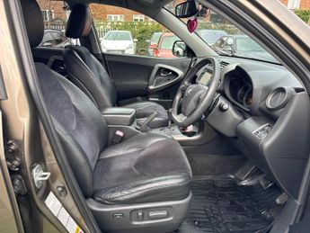 Toyota RAV4 2.2 D-CAT SR Auto 4WD Euro 5 5dr