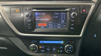 Toyota Auris 1.6 V-Matic Icon Multidrive S Euro 5 5dr