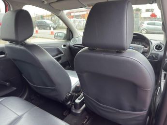Ford Fiesta 1.4 Ghia 5dr