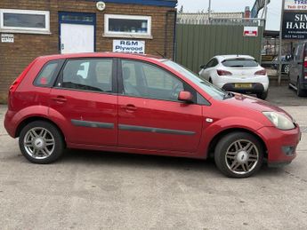 Ford Fiesta 1.4 Ghia 5dr