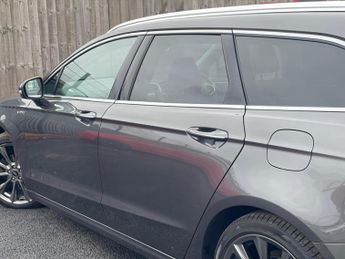 Ford Mondeo 2.0 TDCi Vignale Powershift Euro 6 (s/s) 5dr