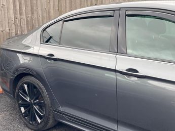 Volkswagen Passat 2.0 BiTDI BlueMotion Tech R-Line DSG 4Motion Euro 6 (s/s) 4dr