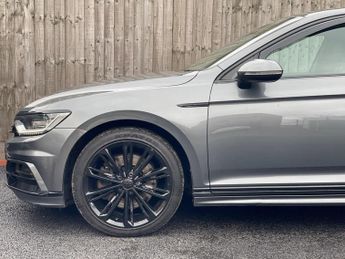 Volkswagen Passat 2.0 BiTDI BlueMotion Tech R-Line DSG 4Motion Euro 6 (s/s) 4dr