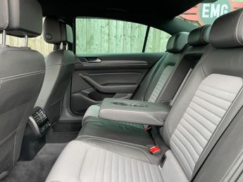 Volkswagen Passat 2.0 BiTDI BlueMotion Tech R-Line DSG 4Motion Euro 6 (s/s) 4dr