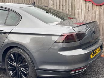 Volkswagen Passat 2.0 BiTDI BlueMotion Tech R-Line DSG 4Motion Euro 6 (s/s) 4dr