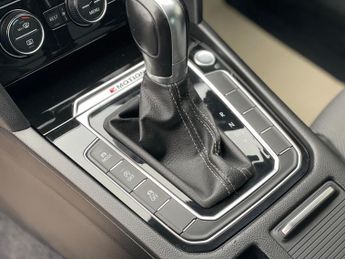 Volkswagen Passat 2.0 BiTDI BlueMotion Tech R-Line DSG 4Motion Euro 6 (s/s) 4dr