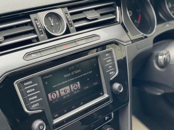 Volkswagen Passat 2.0 BiTDI BlueMotion Tech R-Line DSG 4Motion Euro 6 (s/s) 4dr