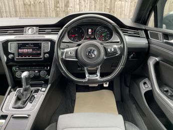 Volkswagen Passat 2.0 BiTDI BlueMotion Tech R-Line DSG 4Motion Euro 6 (s/s) 4dr