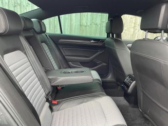 Volkswagen Passat 2.0 BiTDI BlueMotion Tech R-Line DSG 4Motion Euro 6 (s/s) 4dr