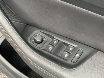 Volkswagen Passat 2.0 BiTDI BlueMotion Tech R-Line DSG 4Motion Euro 6 (s/s) 4dr