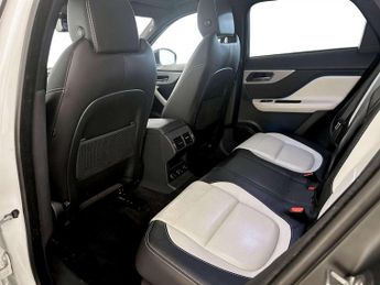 Jaguar F-PACE 2.0 P250i R-Sport Auto AWD Euro 6 (s/s) 5dr