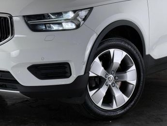 Volvo XC40 2.0 T4 Momentum Auto AWD Euro 6 (s/s) 5dr