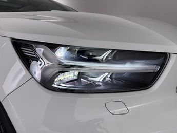 Volvo XC40 2.0 T4 Momentum Auto AWD Euro 6 (s/s) 5dr