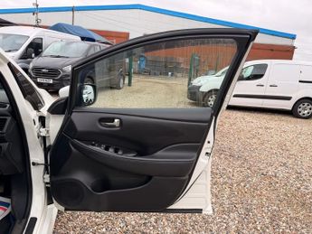 Nissan Leaf 40kWh N-Connecta Auto 5dr
