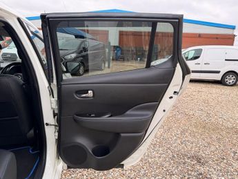 Nissan Leaf 40kWh N-Connecta Auto 5dr