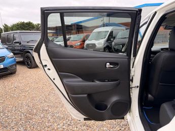 Nissan Leaf 40kWh N-Connecta Auto 5dr