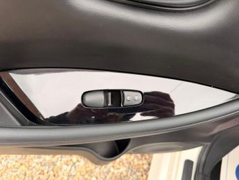 Nissan Leaf 40kWh N-Connecta Auto 5dr