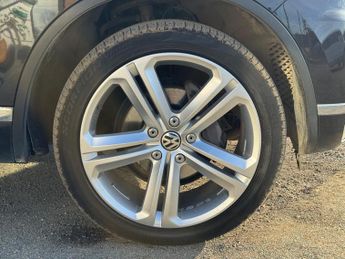 Volkswagen Touareg 3.0 TDI V6 R-Line Plus Tiptronic 4WD Euro 6 (s/s) 5dr