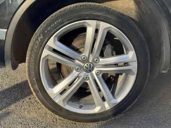 Volkswagen Touareg 3.0 TDI V6 R-Line Plus Tiptronic 4WD Euro 6 (s/s) 5dr
