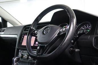 Volkswagen e-Golf 35.8kWh e-Golf Auto 5dr