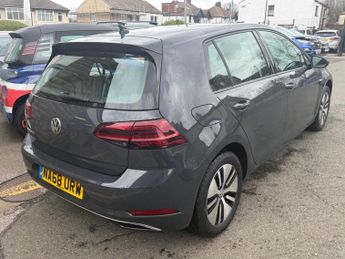 Volkswagen e-Golf 35.8kWh e-Golf Auto 5dr