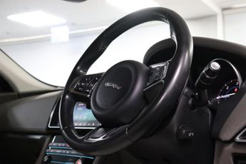 Jaguar F-PACE 2.0 D180 Portfolio Auto AWD Euro 6 (s/s) 5dr