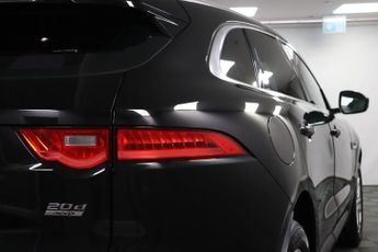 Jaguar F-PACE 2.0 D180 Portfolio Auto AWD Euro 6 (s/s) 5dr