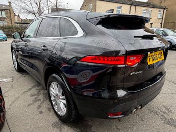 Jaguar F-PACE 2.0 D180 Portfolio Auto AWD Euro 6 (s/s) 5dr