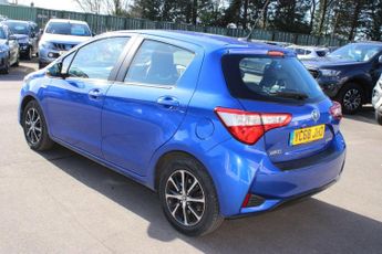 Toyota Yaris 1.5 VVT-h Icon Tech E-CVT Euro 6 (s/s) 5dr