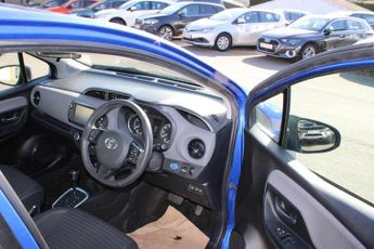 Toyota Yaris 1.5 VVT-h Icon Tech E-CVT Euro 6 (s/s) 5dr