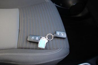 Toyota Yaris 1.5 VVT-h Icon Tech E-CVT Euro 6 (s/s) 5dr