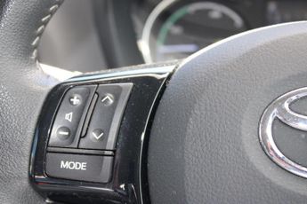 Toyota Yaris 1.5 VVT-h Icon Tech E-CVT Euro 6 (s/s) 5dr