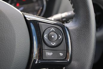Toyota Yaris 1.5 VVT-h Icon Tech E-CVT Euro 6 (s/s) 5dr
